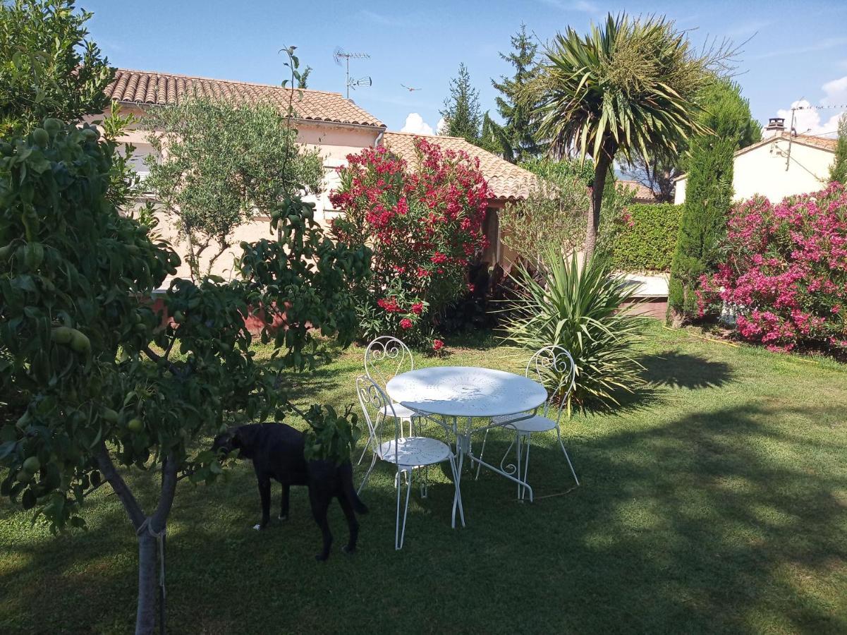 Appartements Et Valreas Bagian luar foto